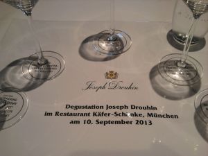 Verkostungsgläser bei der Weindegustation der Domaine Joseph Drouhin